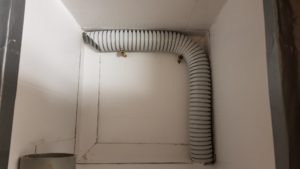 Čmeláci PLUS - Trubice (vstupní chodba v úlku), zakončené je šikmo zaříznuto