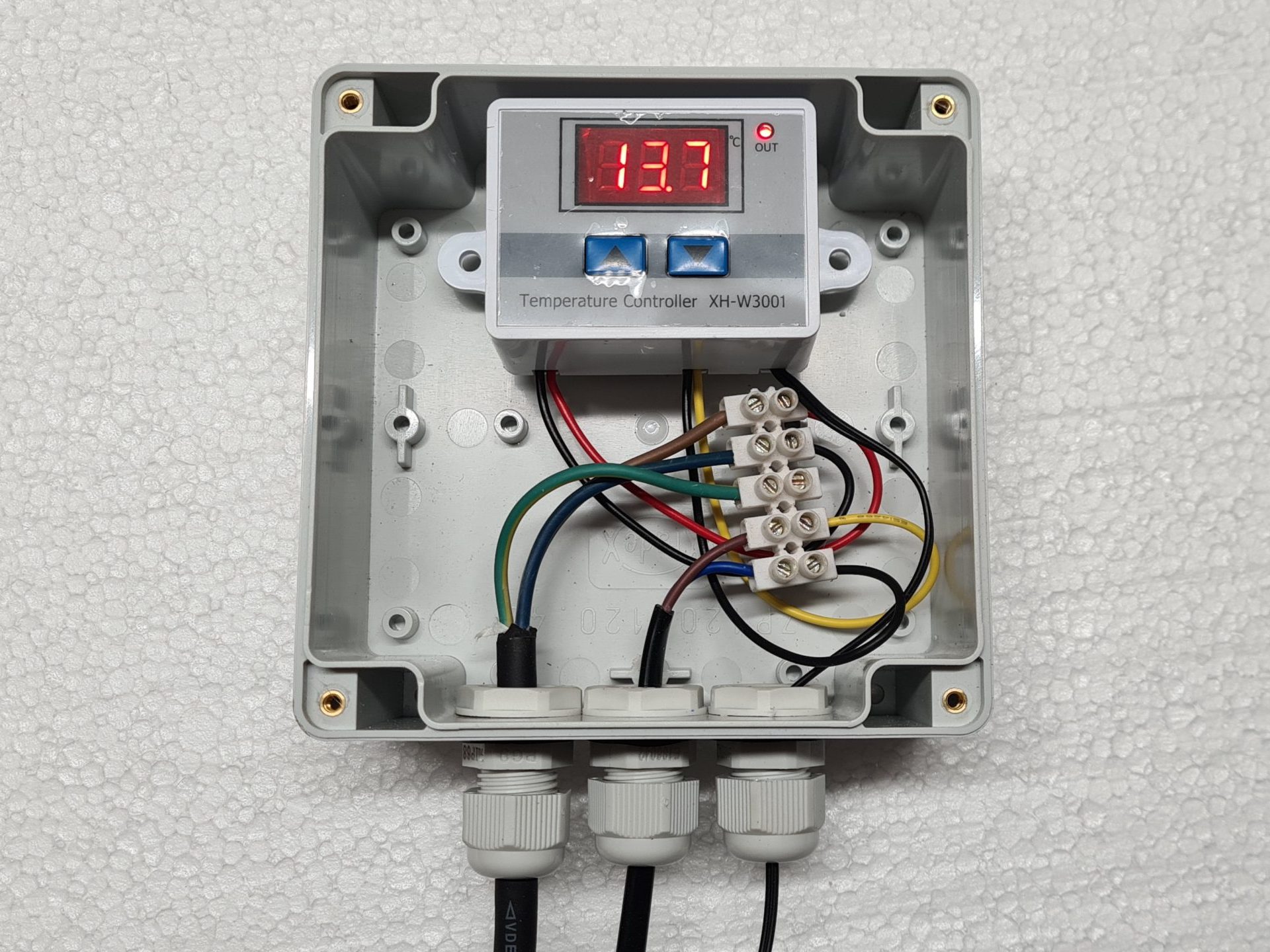 Čmeláci PLUS - Zapojení termostatu - Foto Ondřej Hercog