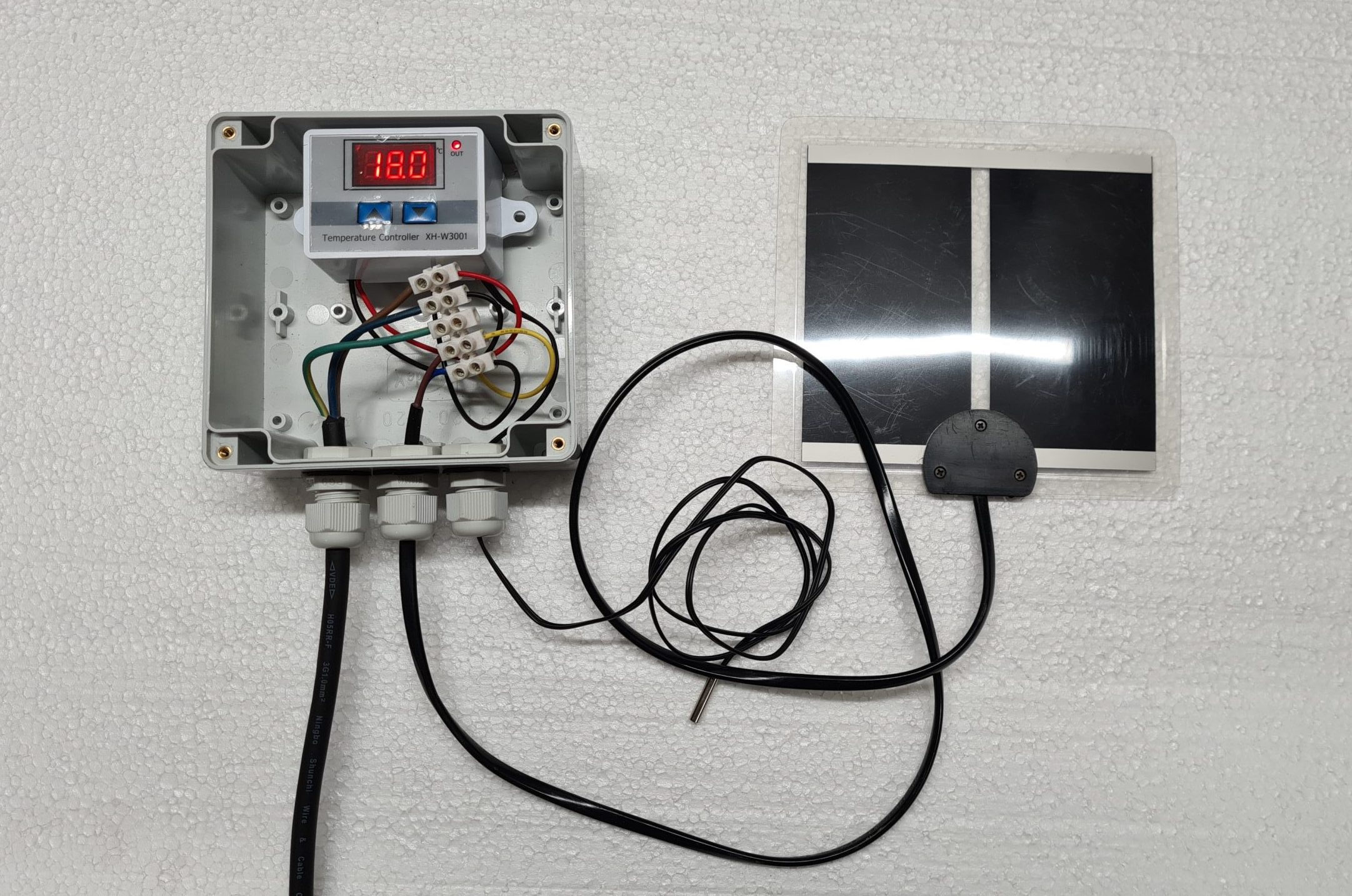 Čmeláci PLUS - Zapojení termostatu a topné desky