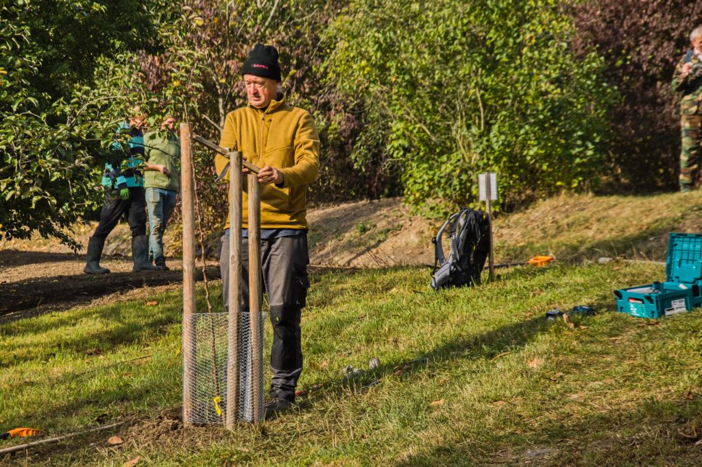 Čmeláci PLUS - Dobrovolnický den 2023 10 18 - Foto Petra Jílková (25)