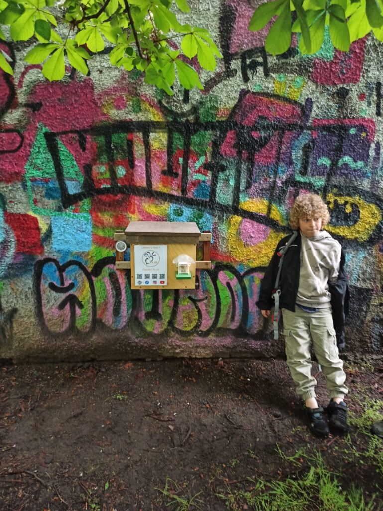 Čmeláci PLUS - Čmeláčí přednáška a přílet na zahradu - Foto Julie Včeláková - 2025 04 24 (1)