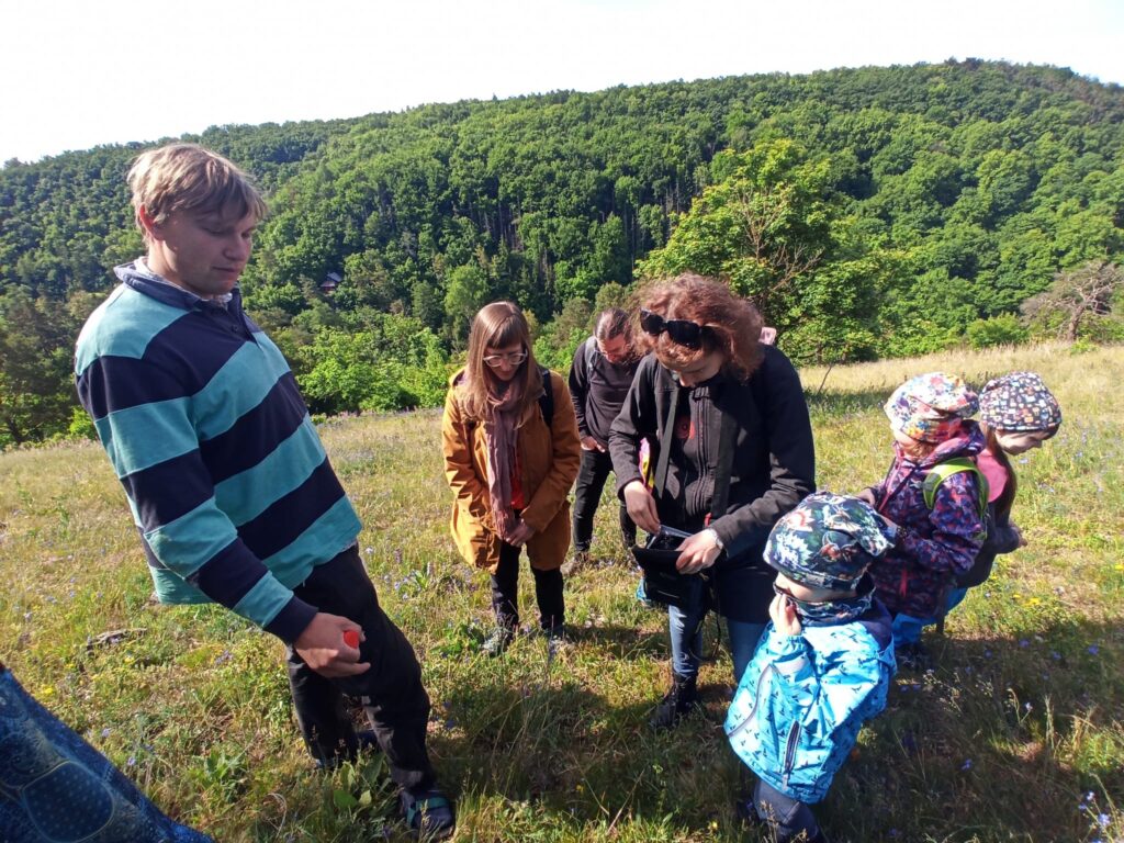 Čmeláci PLUS - Výlet na Pražskou pastvinu - Foto Julie Včeláková - 2025 05 24 (12)